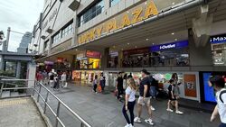 Lucky Plaza (D9), Retail #529597181